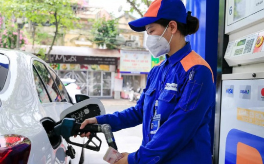 UBTVQH ban hành Nghị quyết về mức thuế bảo vệ môi trường đối với xăng, dầu, mỡ nhờn