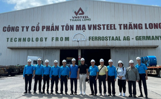Công ty CP Tôn mạ VNSTEEL Thăng Long đón tiếp Công đoàn Kim khí Hàn Quốc