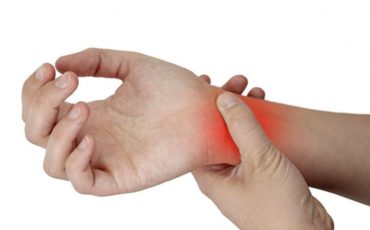 Nhận diện một số nguyên nhân khiến tay bị đau