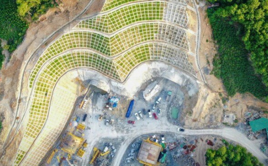 Nghệ An: Chính thức thông xe hầm Thần Vũ trên tuyến cao tốc Bắc- Nam