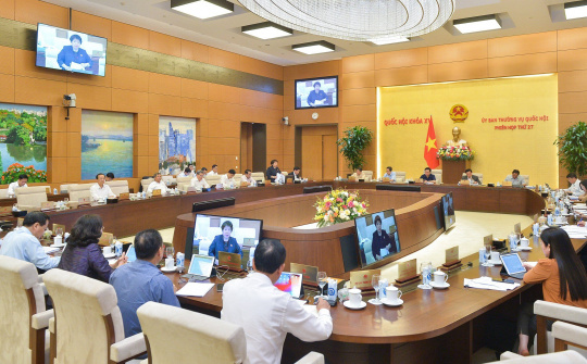 Không điều chỉnh mục tiêu tăng trưởng GDP năm 2023 để có quyết tâm cao nhất