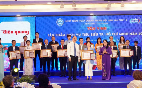 Điện Quang nhận Giải thưởng Sản phẩm, dịch vụ tiêu biểu TP.HCM năm 2023