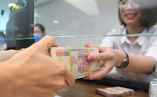 Chỉ còn 11 ngân hàng duy trì lãi suất tiết kiệm trên 6%/năm