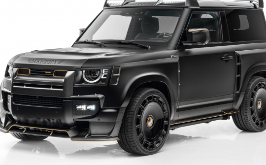 Land Rover Defender "biến hóa" thành phiên bản "bóng đêm" siêu mạnh bởi hãng độ Mansory