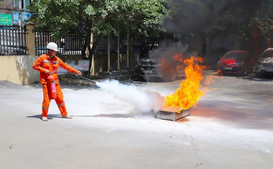 EVNHANOI hưởng ứng “Ngày toàn dân phòng cháy chữa cháy”