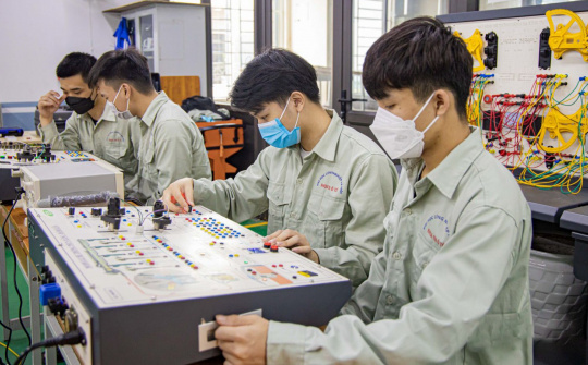 Tháo gỡ nút thắt nhân lực ngành công nghiệp hỗ trợ