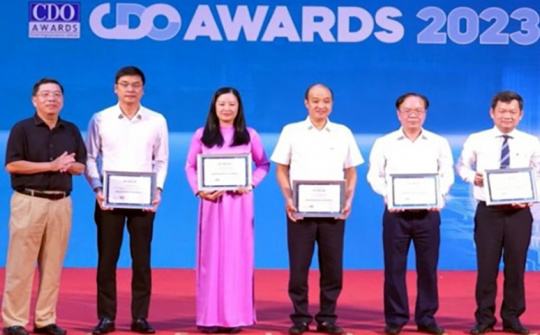Giám đốc Sở Thông tin và Truyền thông Thái Nguyên được vinh danh Lãnh đạo Chuyển đổi số tiêu biểu 2023