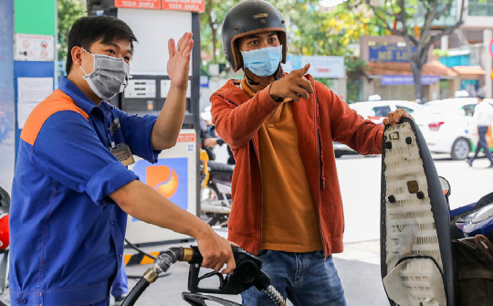 Giá xăng dầu hôm nay 23/10/2023: Xăng quay đầu tăng gần 500 đồng/lít