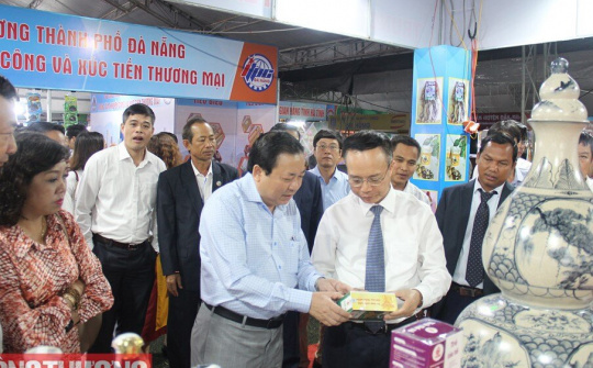 Khai mạc Hội chợ triển lãm hàng công nghiệp nông thôn tiêu biểu khu vực miền Trung - Tây Nguyên năm 2023