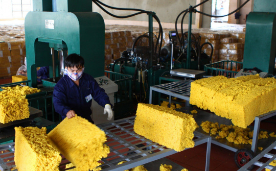 Thị trường cao su kỳ vọng vào đà phục hồi sản xuất của Trung Quốc