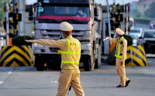 “Siết” thời gian lái xe không quá 8 tiếng/ngày