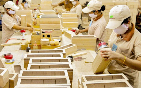 Xuất khẩu đồ gỗ nội thất dự báo khả quan hơn trong những tháng cuối năm
