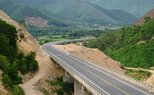 Đề xuất bổ sung 8 dự án đường bộ cao tốc vào danh mục dự án quan trọng quốc gia