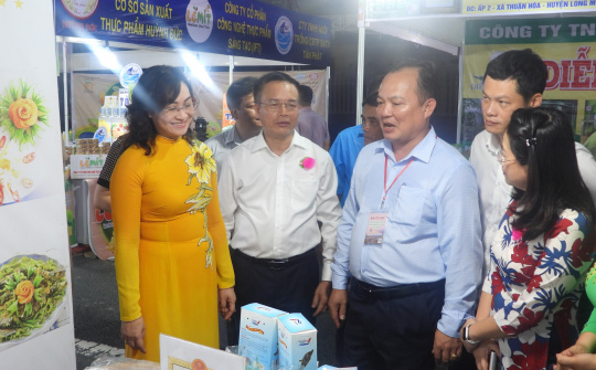 350 gian hàng tham gia Hội chợ triển lãm hàng CNNT tiêu biểu khu vực phía Nam