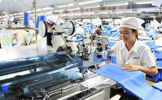 Vượt qua bão giông nhờ ba giá trị cốt lõi Kết nối - Tiên phong - Tin cậy