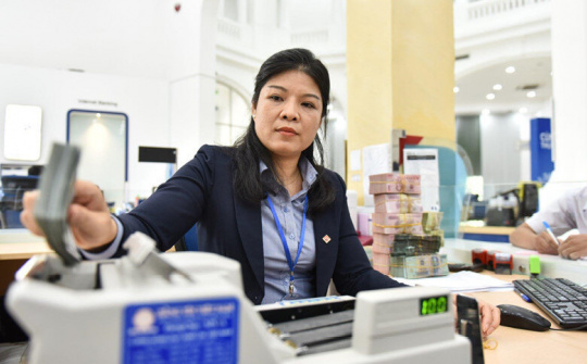 Xử lý nợ xấu trong hoạt động cho vay của ngân hàng thương mại