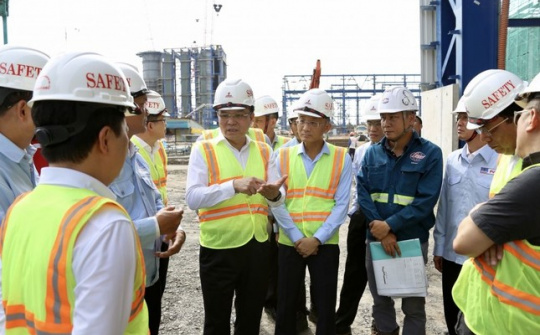 Giá dầu giảm mạnh, doanh thu tháng 10 của Petrovietnam vẫn lập đỉnh