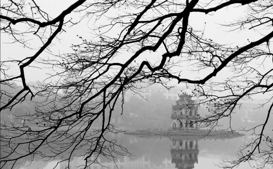 Thời tiết hôm nay ngày 16/11/2023: Hà Nội trời rét, TP. Hồ Chí Minh trưa nắng, chiều có mưa vài nơi, Đà Nẵng vẫn mưa to