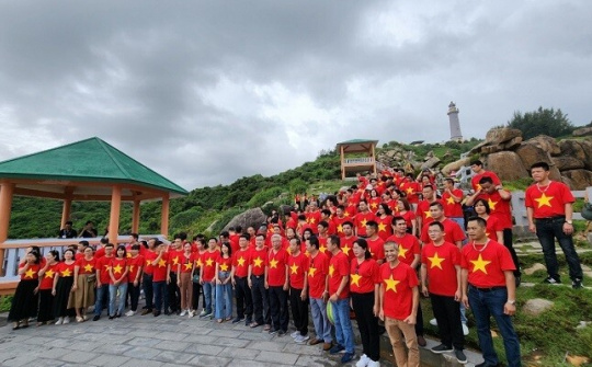 Đảng bộ cơ quan VEAM: Hành trình “Thương về xứ Nẫu”