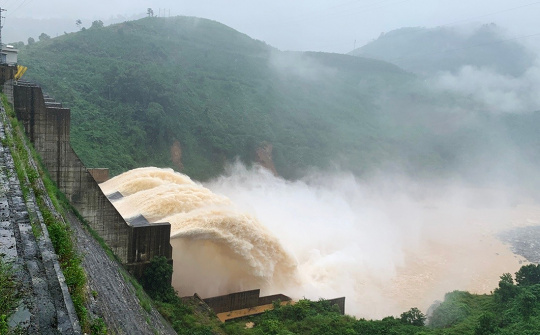 Mực nước hồ thủy điện ngày 1/11: Thủy điện miền Trung, Tây Nguyên đón đợt mưa lũ mới