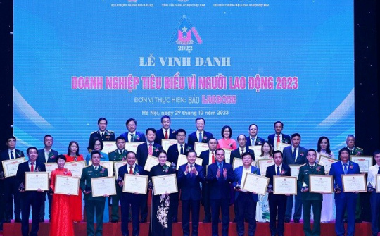 Yến sào Khánh Hòa nhận Bằng khen của Tổng Liên đoàn Lao động Việt Nam