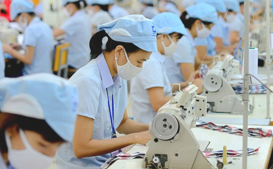 Tập đoàn Dệt may Việt Nam: (VGT): Hy sinh lợi nhuận để đảm bảo việc và lương cho người lao động