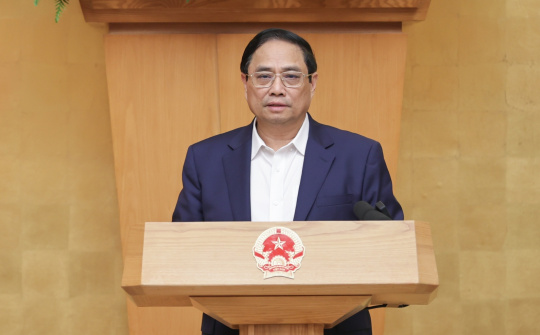 Thủ tướng: Ưu tiên thúc đẩy tăng trưởng, tập trung vào động lực đầu tư, xuất khẩu, tiêu dùng