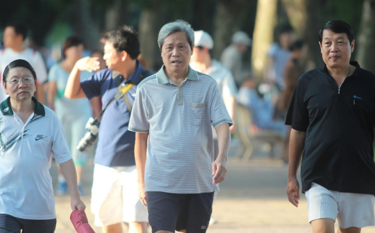 Cơ hội, thách thức của già hóa dân số và giải pháp chính sách nhằm thích ứng với già hóa dân số ở Việt Nam