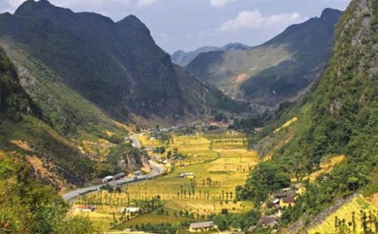 Thung lũng Sủng Là – Bức tranh rực rỡ của cao nguyên đá Đồng Văn