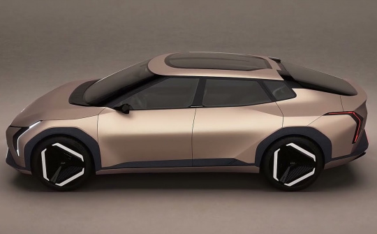 Kia EV4 Concept: Ngoại thất trông giống Tesla Model 3, nội thất tràn ngập các vật liệu mới