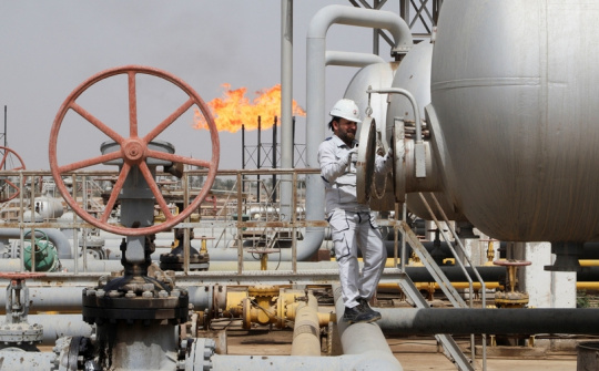 OPEC+ khẳng định giữ nguyên việc cắt giảm sản lượng khai thác dầu thô