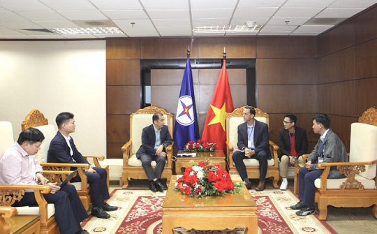 Tập đoàn Điện lực Việt Nam làm việc với Công ty Shell Việt Nam