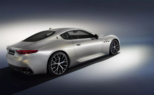 Maserati GranTurismo Trofeo 2023: Mẫu xe 2 cửa đáng chú ý