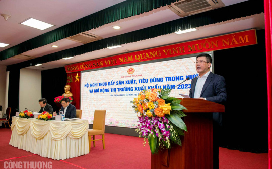 Sản xuất tiêu dùng trong nước tăng trưởng mạnh, tạo đà cho xuất khẩu đột phá