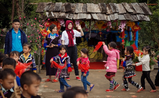 Chuyến xe Home Love mang “Tết tròn" về trên rẻo cao