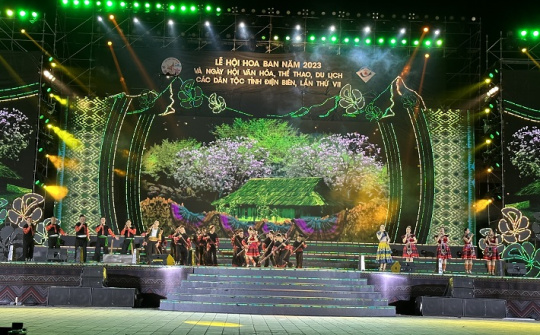 Điện Biên: Tưng bừng đêm khai mạc “Lễ hội hoa Ban năm 2023”