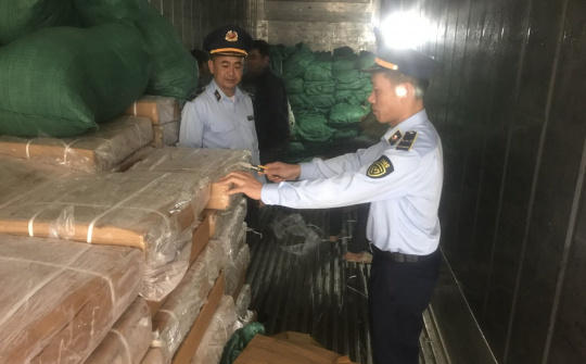 Lạng Sơn: Ngăn chặn xe tải vận chuyển gần 10 tấn thịt trâu đông lạnh không rõ nguồn gốc xuất xứ
