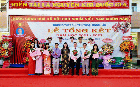 Trường THPT Chuyên Thoại Ngọc Hầu: Tập trung nâng cao chất lượng giáo dục