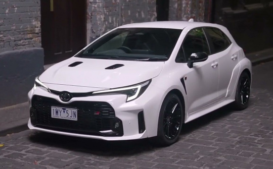 Chi tiết Toyota GR Corolla GTS 2023 mạnh 300 mã lực