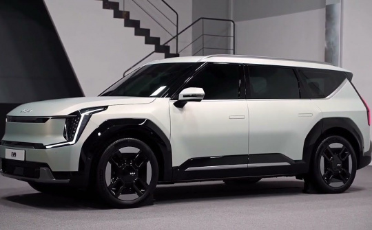 SUV thuần điện cỡ lớn Kia EV9 2024 ra mắt với ngoại hình "miễn chê"