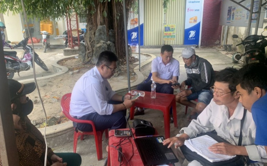 PC Khánh Hòa: Nâng cao chất lượng dịch vụ nhờ hỗ trợ khách hàng cài đặt App, Zalo OA