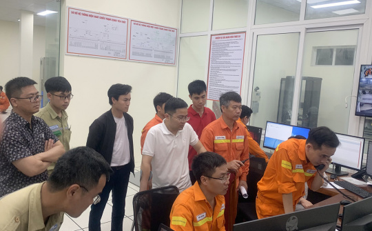 Đóng điện Trạm biến áp 220kV Yên Thủy và đấu nối