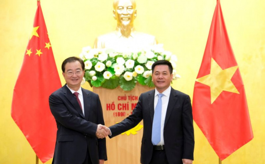 Bộ trưởng Bộ Công Thương Nguyễn Hồng Diên tiếp và làm việc với Bí thư Tỉnh ủy Vân Nam, Trung Quốc