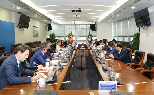 Các doanh nghiệp năng lượng Úc và EVN trao đổi về chuyển dịch năng lượng