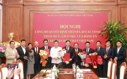 Đảng ủy Tập đoàn Hóa chất  Việt Nam công bố Quyết định thành lập các cơ quan tham mưu giúp việc của Đảng ủy