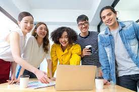 Ảnh hưởng phong cách lãnh đạo chuyển dạng đến sự sáng tạo của nhân viên các trường đại học tư thục tại Thành phố Hồ Chí Minh