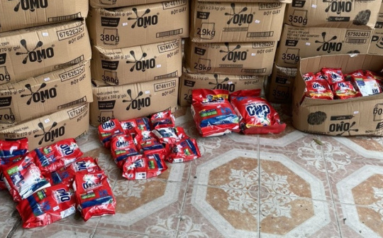 Thu giữ lượng lớn kem đánh răng và bột giặt có dấu hiệu giả mạo nhãn hiệu P/S và OMO tại Hải Dương