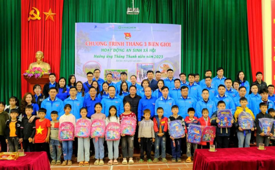 Đoàn Thanh niên DAP - VINACHEM với nhiều hoạt động an sinh tại chương trình "Tháng Ba biên giới"