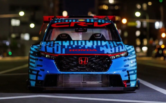 Honda CR-V Hybrid Racer: Xe đua mạnh hơn 800 mã lực