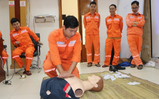 Thủy điện Trung Sơn tăng cường kiến thức kỹ năng cho lực lượng sơ cứu, cấp cứu